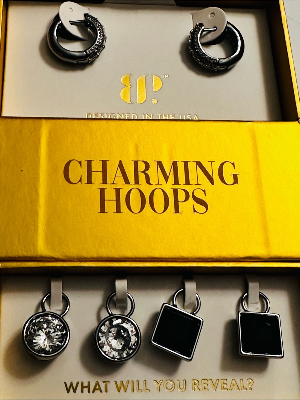 NIB Bomb Party Charming Hoops “Versatile Grace” reversible hoops ER99214 set